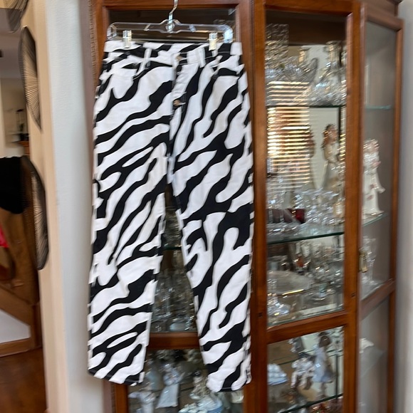 SHEIN woman’s jeans - Picture 1 of 3